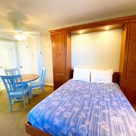 Aparthotel Camelot By The Sea à Tierra Verde Extérieur photo