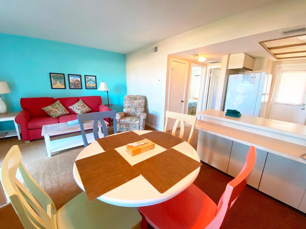 Aparthotel Camelot By The Sea à Tierra Verde Extérieur photo