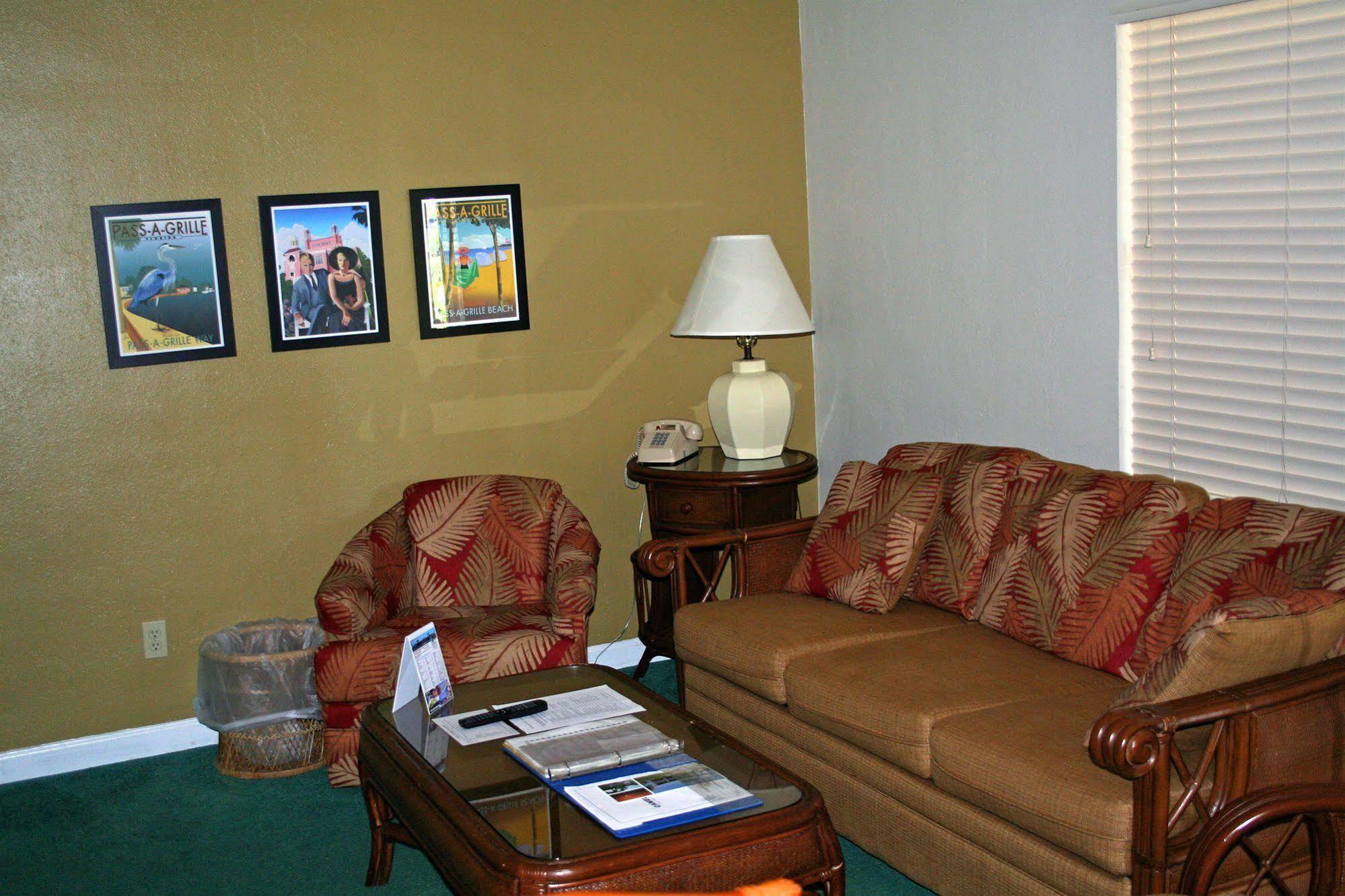 Aparthotel Camelot By The Sea à Tierra Verde Extérieur photo